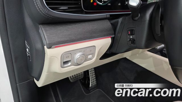 Mercedes-Benz GLS-Class 2022 — photo 26