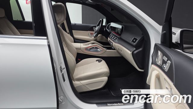 Mercedes-Benz GLS-Class 2022 — photo 16