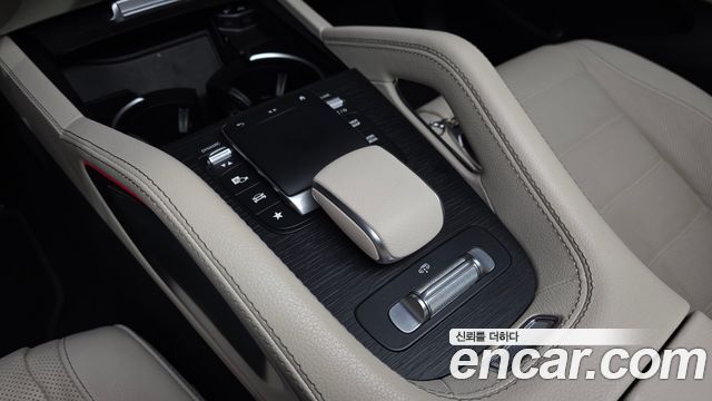 Mercedes-Benz GLS-Class 2022 — photo 36