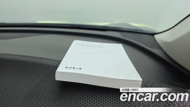 Kia EV6 2023 — photo 25