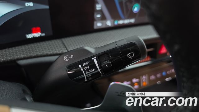 Kia EV6 2023 — photo 28