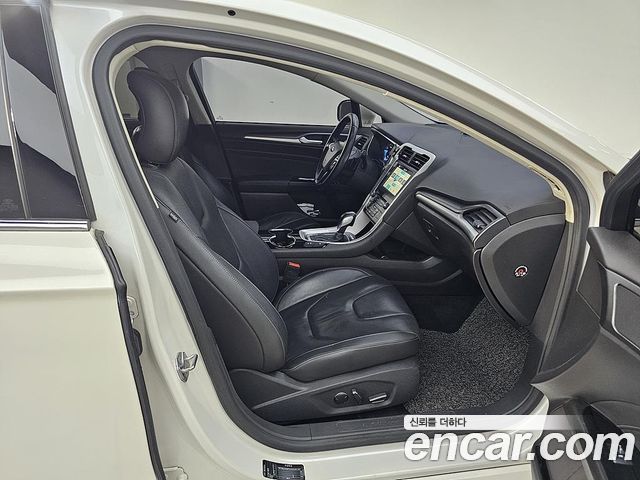 Ford Mondeo 2016 — photo 11