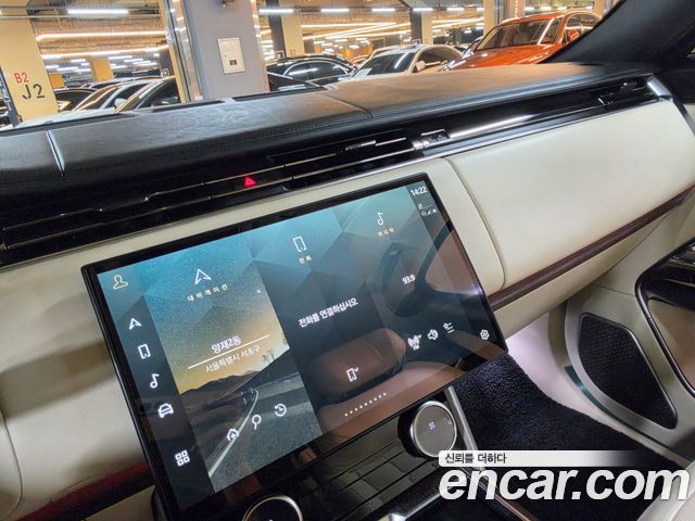 Land Rover Range Rover 2023 — photo 7