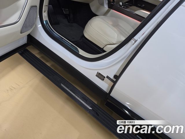 Land Rover Range Rover 2023 — photo 8