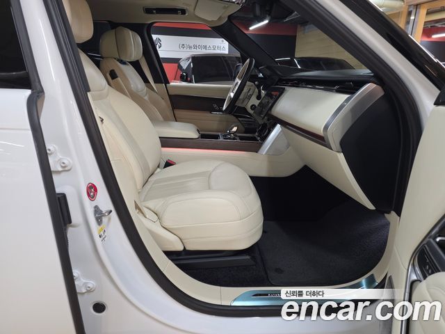 Land Rover Range Rover 2023 — photo 13
