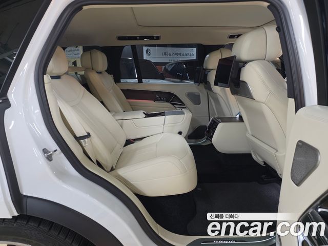 Land Rover Range Rover 2023 — photo 14