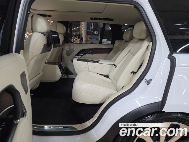 Land Rover Range Rover 2023 — photo 20