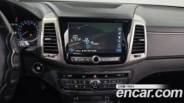 KG Mobility Rexton 2018 — photo 22