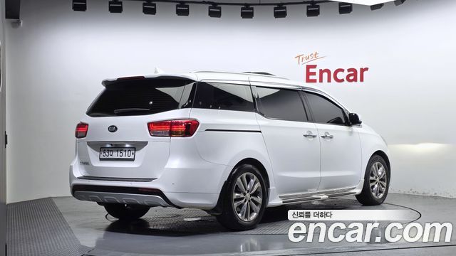 Kia Canival 2018 — photo 2