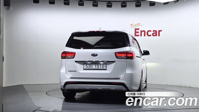 Kia Canival 2018 — photo 4