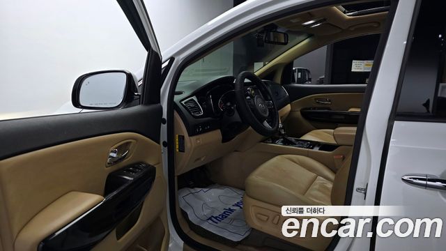 Kia Canival 2018 — photo 10