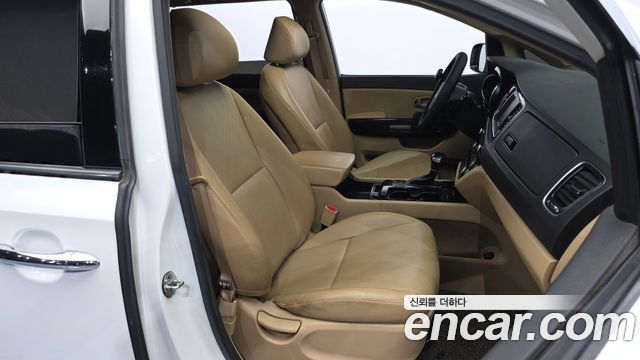 Kia Canival 2018 — photo 11