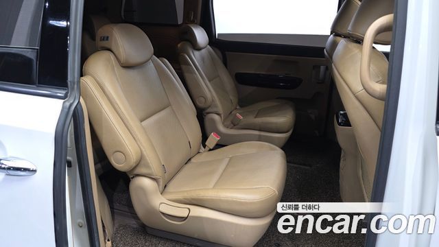 Kia Canival 2018 — photo 12