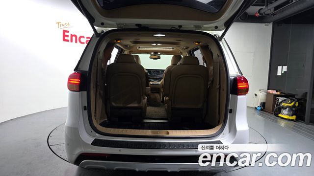 Kia Canival 2018 — photo 20