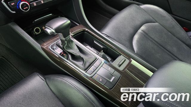 Kia K5 2016 — photo 12