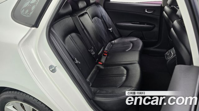 Kia K5 2016 — photo 17