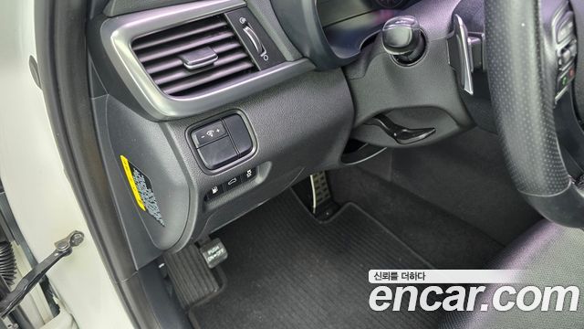 Kia K5 2016 — photo 24