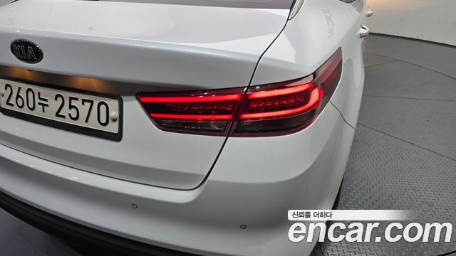Kia K5 2016 — photo 9