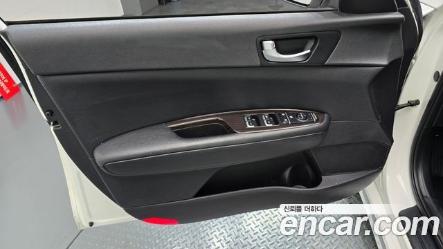Kia K5 2016 — photo 14