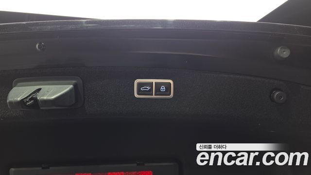 Genesis G80 2022 — photo 23