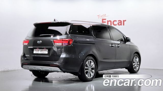 Kia Canival 2018 — photo 2