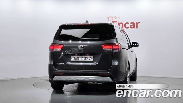 Kia Canival 2018 — photo 4