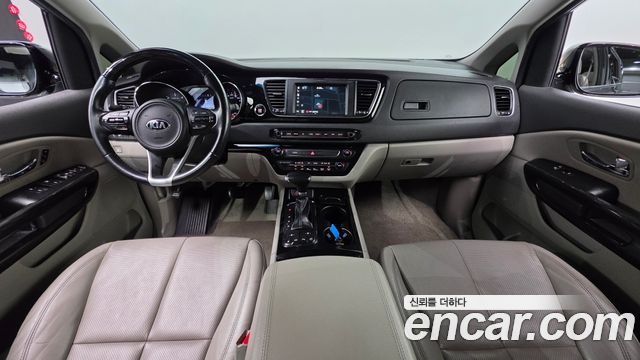 Kia Canival 2018 — photo 10
