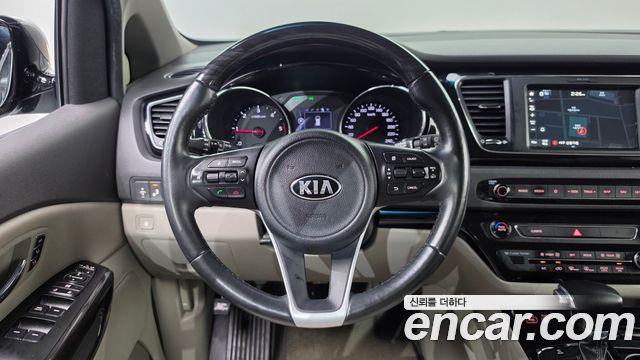 Kia Canival 2018 — photo 20