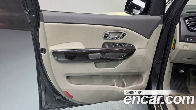 Kia Canival 2018 — photo 14