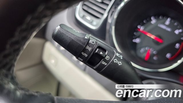 Kia Canival 2018 — photo 28