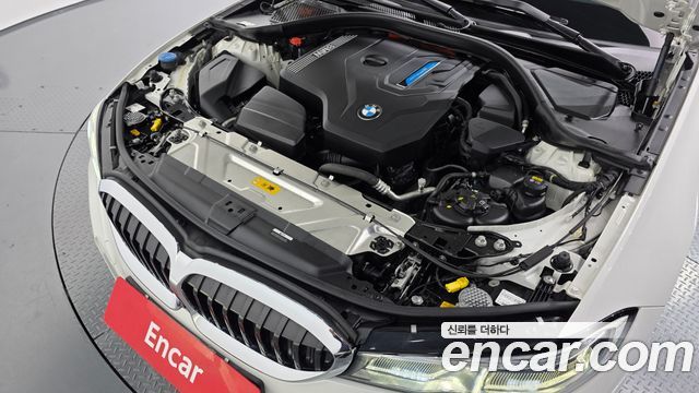 BMW 3-Series 2021 — photo 6