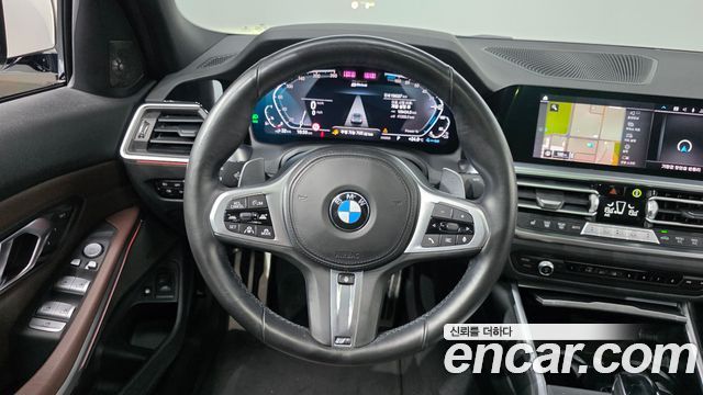 BMW 3-Series 2021 — photo 19