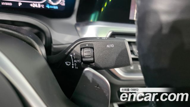 BMW 3-Series 2021 — photo 27