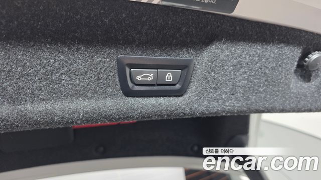 BMW 3-Series 2021 — photo 33