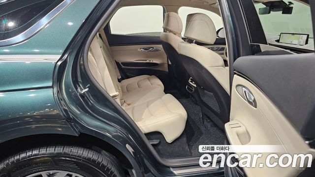 Genesis GV70 2021 — photo 11
