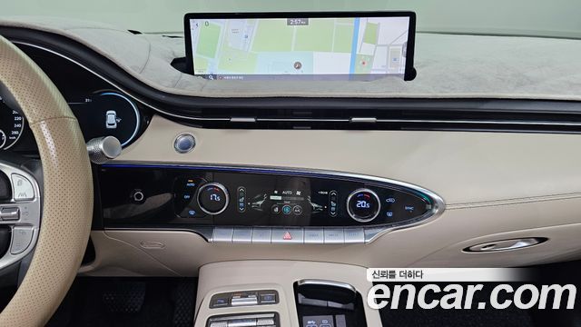 Genesis GV70 2021 — photo 14