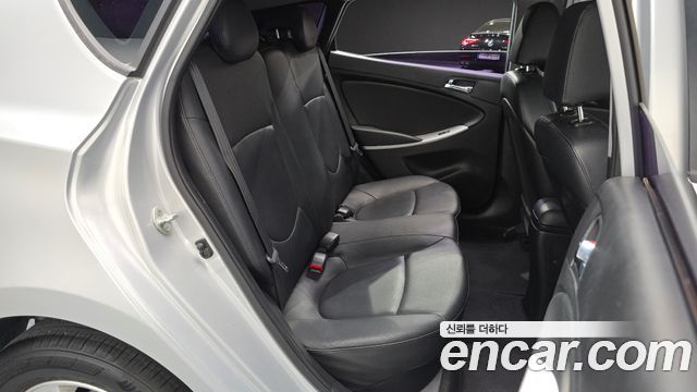 Hyundai Accent 2014 — photo 17