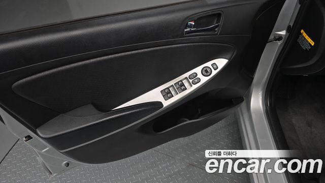 Hyundai Accent 2014 — photo 14