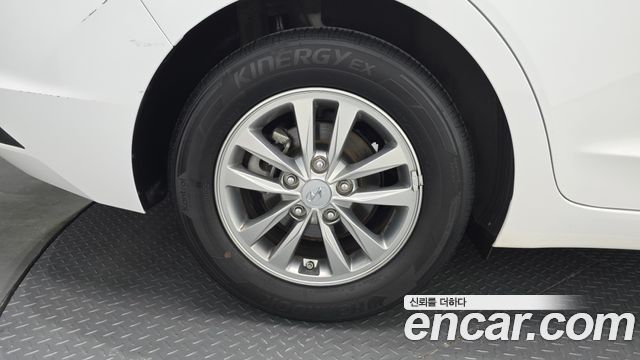 Hyundai AVANTE 2020 — photo 5