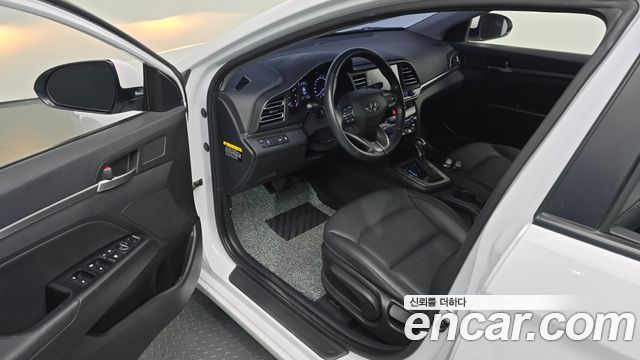 Hyundai AVANTE 2020 — photo 13