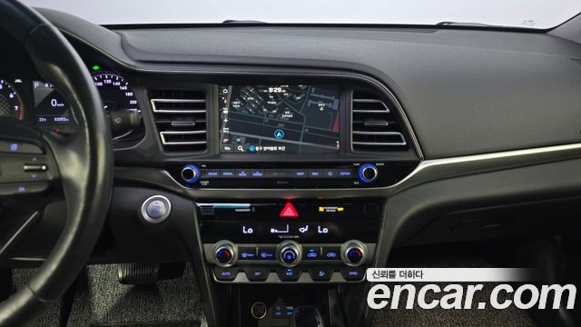 Hyundai AVANTE 2020 — photo 19