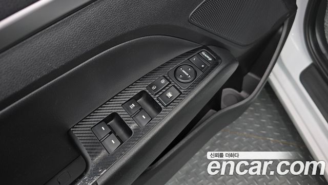 Hyundai AVANTE 2020 — photo 21