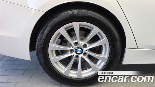 BMW 3-Series 2017 — photo 5