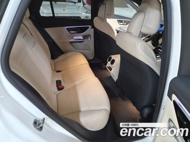 Mercedes-Benz GLC-Class 2025 — photo 15