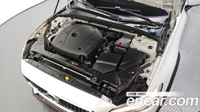 Volvo V60 2019 — photo 6