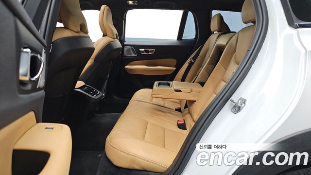 Volvo V60 2019 — photo 17