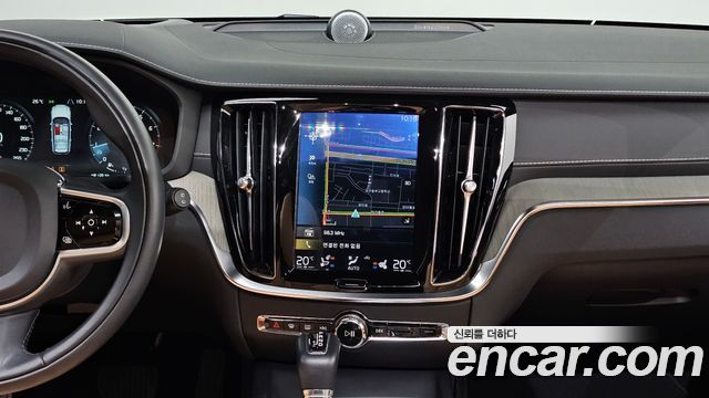 Volvo V60 2019 — photo 19