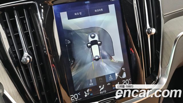 Volvo V60 2019 — photo 21