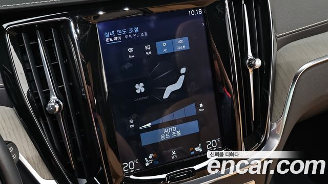 Volvo V60 2019 — photo 26