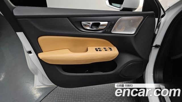 Volvo V60 2019 — photo 14